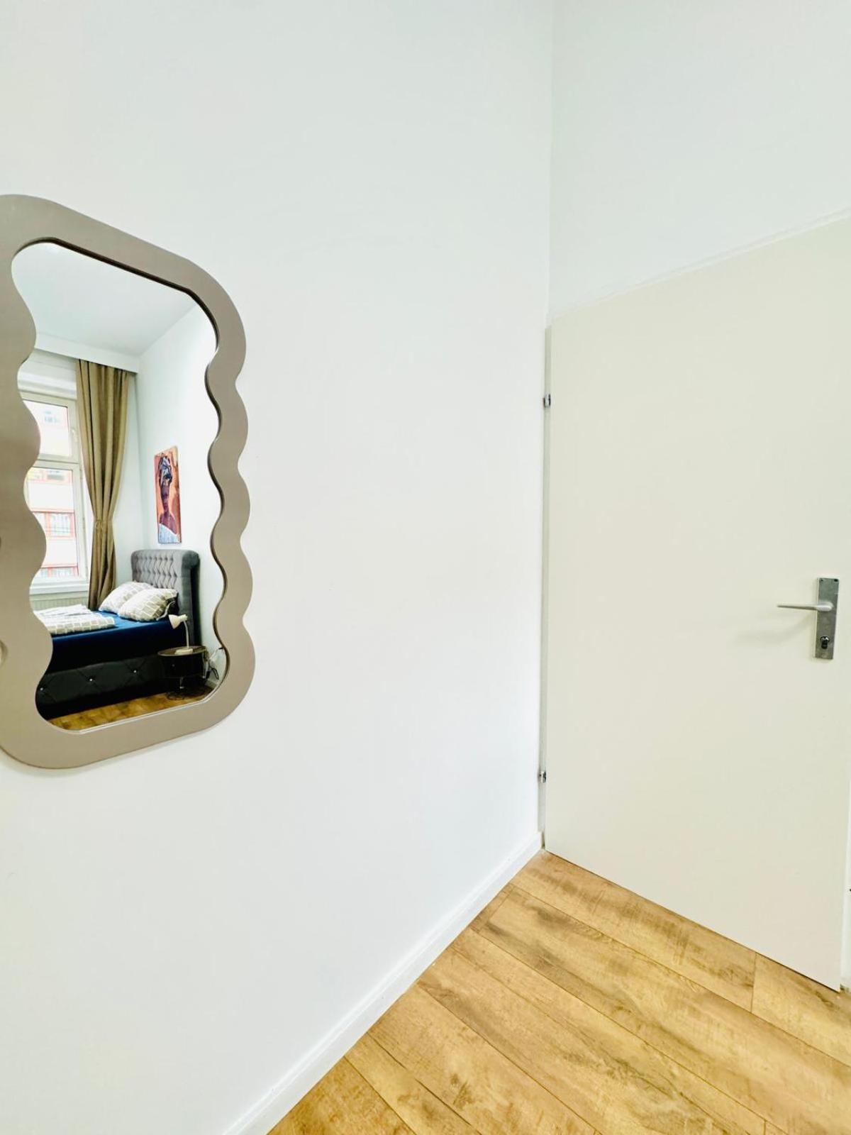 Cozy 9Br Shared Apartment, Only 12Min Walk To Augarten Wina Bagian luar foto