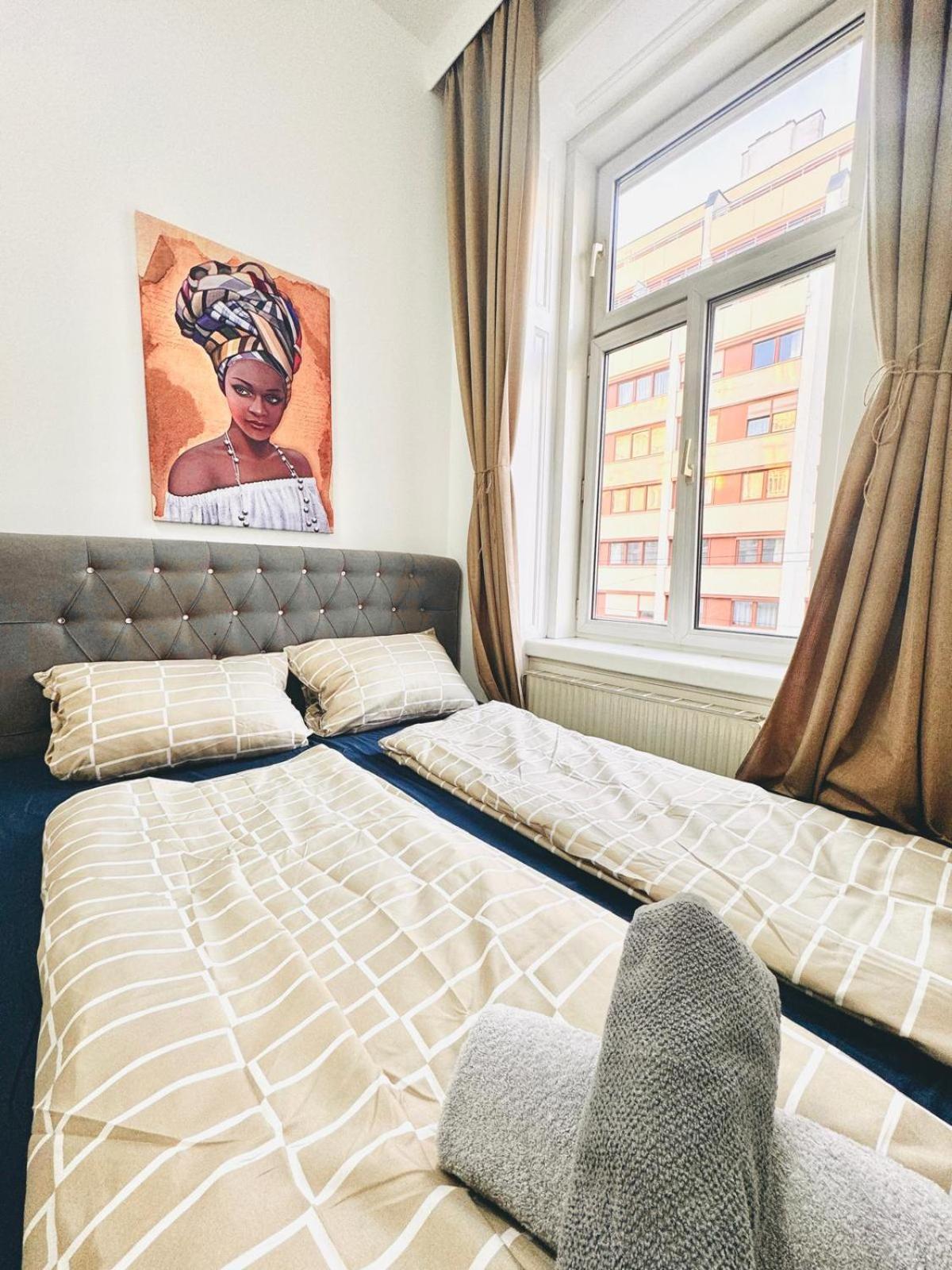 Cozy 9Br Shared Apartment, Only 12Min Walk To Augarten Wina Bagian luar foto