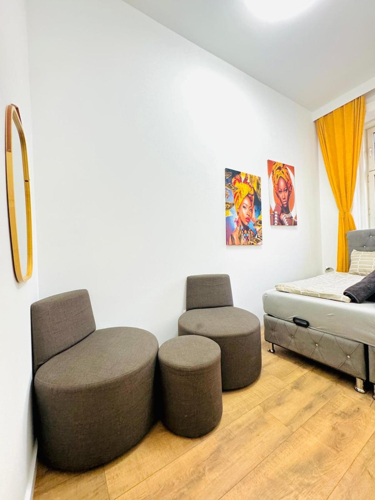 Cozy 9Br Shared Apartment, Only 12Min Walk To Augarten Wina Bagian luar foto