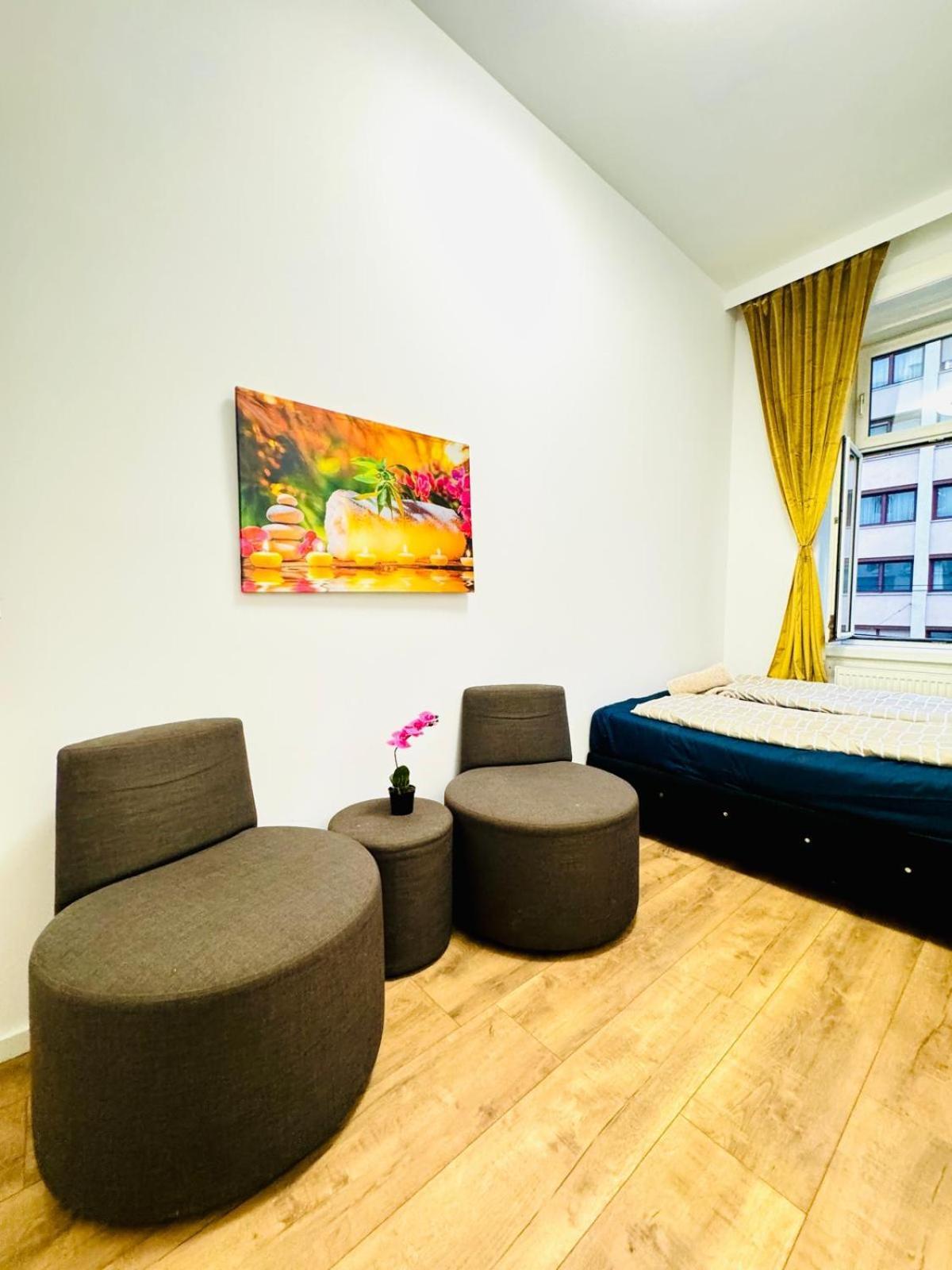 Cozy 9Br Shared Apartment, Only 12Min Walk To Augarten Wina Bagian luar foto