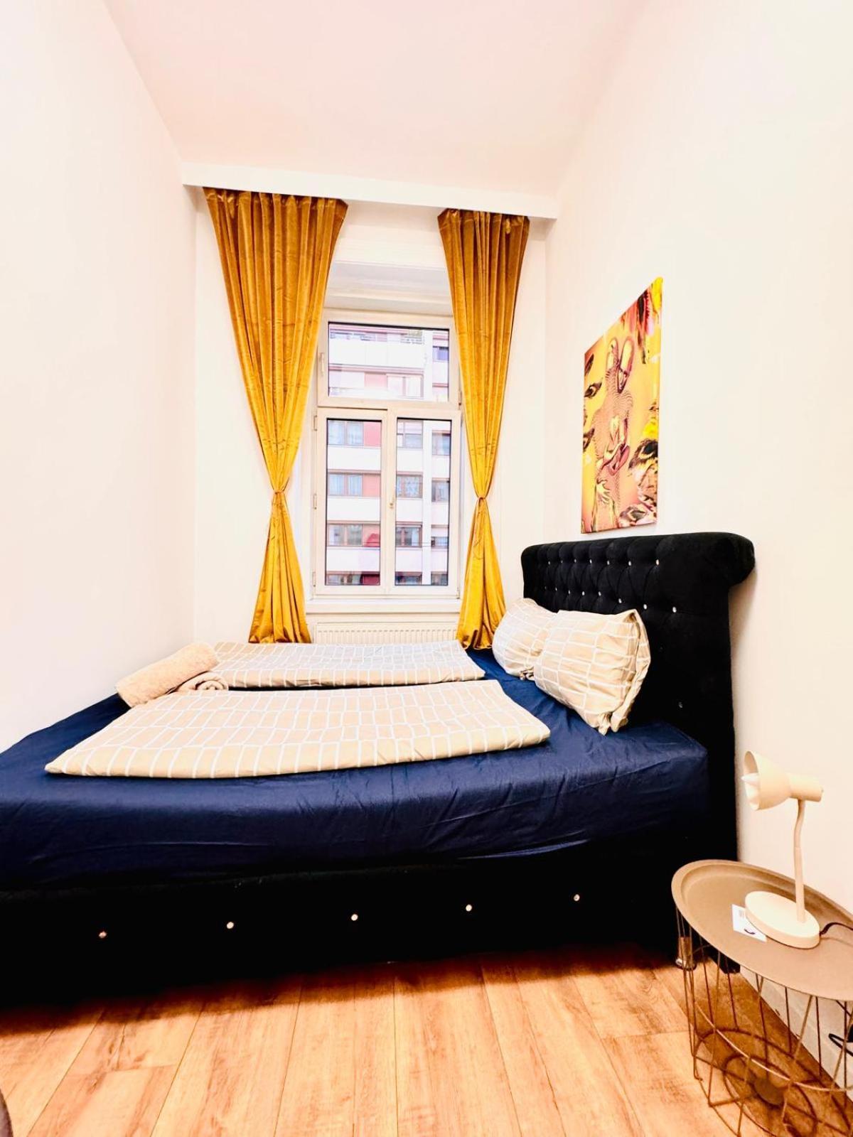 Cozy 9Br Shared Apartment, Only 12Min Walk To Augarten Wina Bagian luar foto