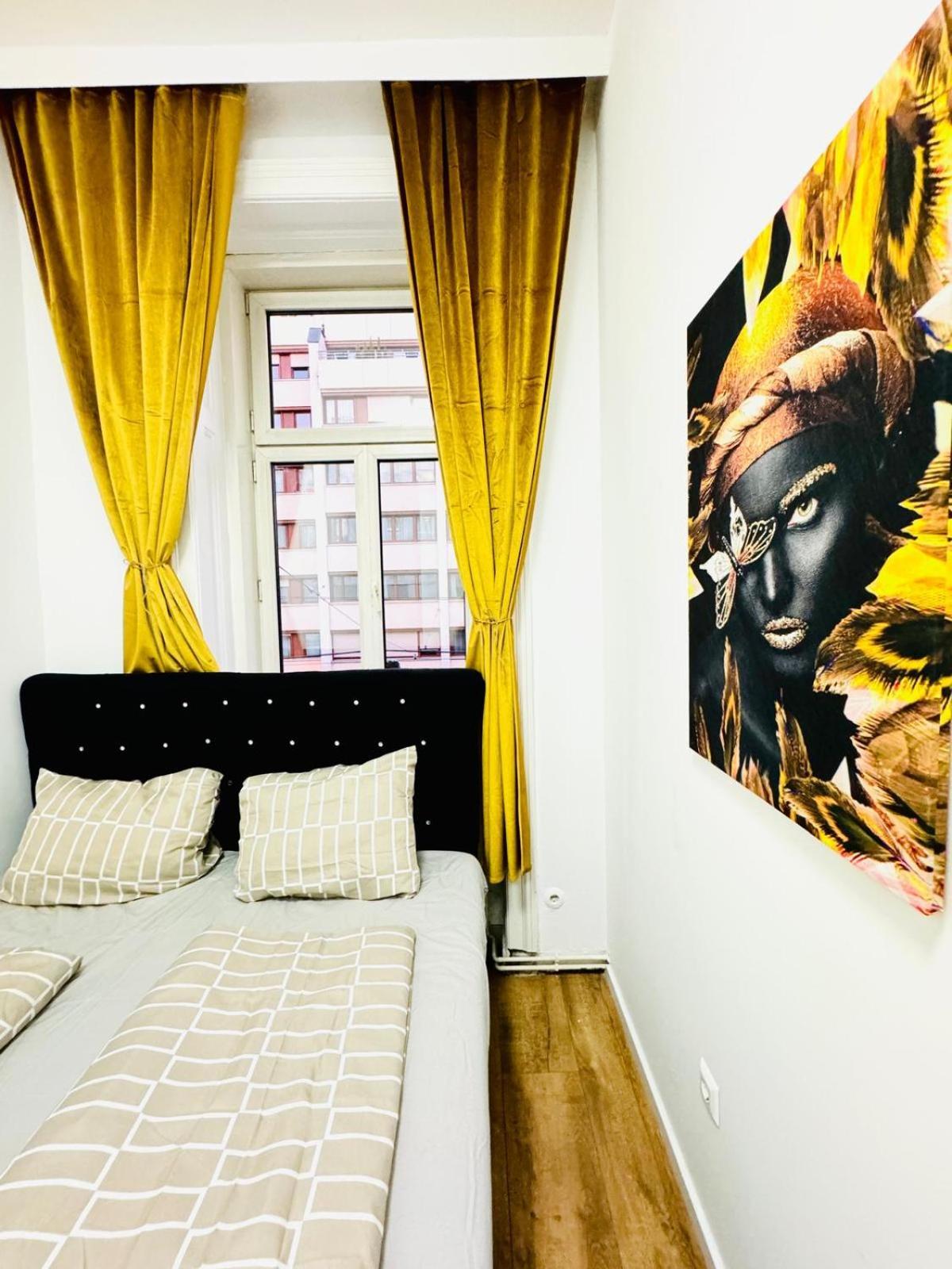 Cozy 9Br Shared Apartment, Only 12Min Walk To Augarten Wina Bagian luar foto